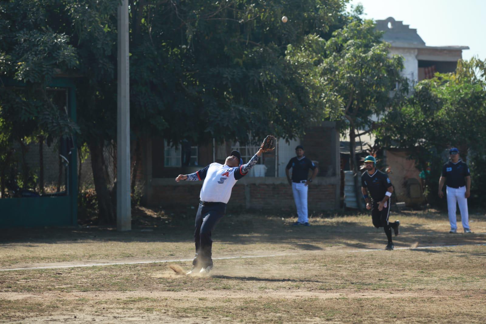 $!Vuela alto UAS en Liga de Beisbol Magisterial