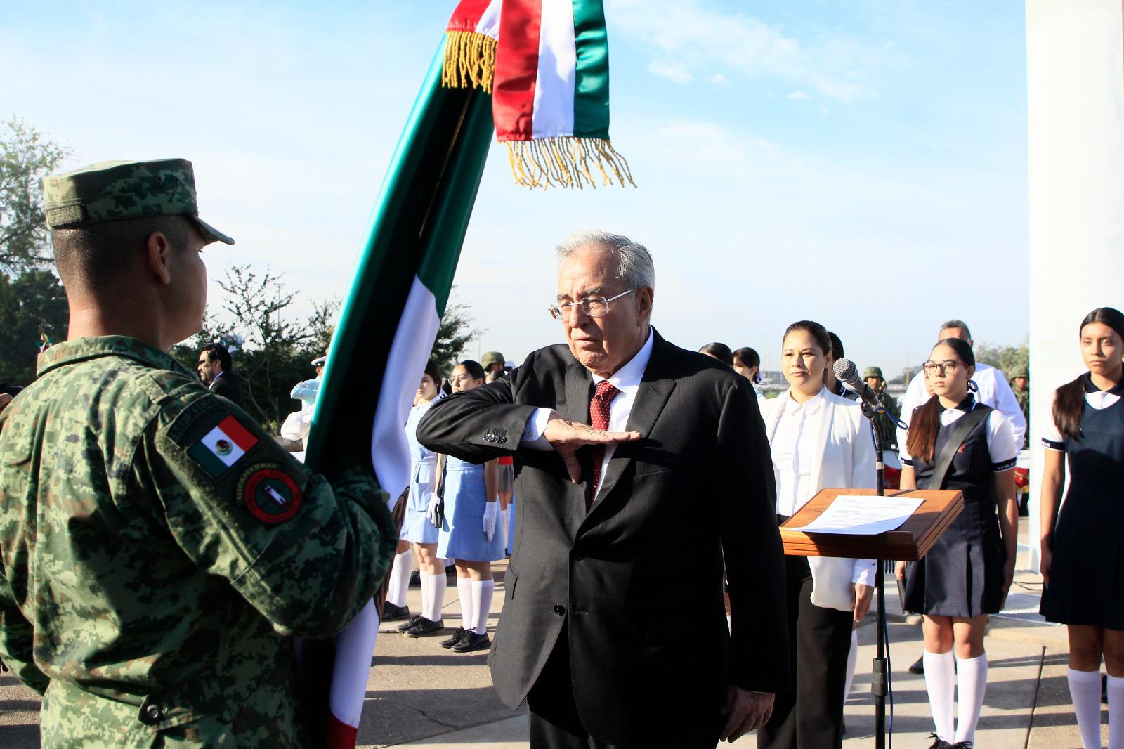 $!Conmemoran con abanderamiento de escoltas escolares en Culiacán
