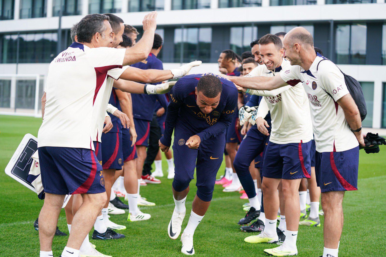 $!Kylian Mbappé se reintegra al entrenamiento del París Saint-Germain