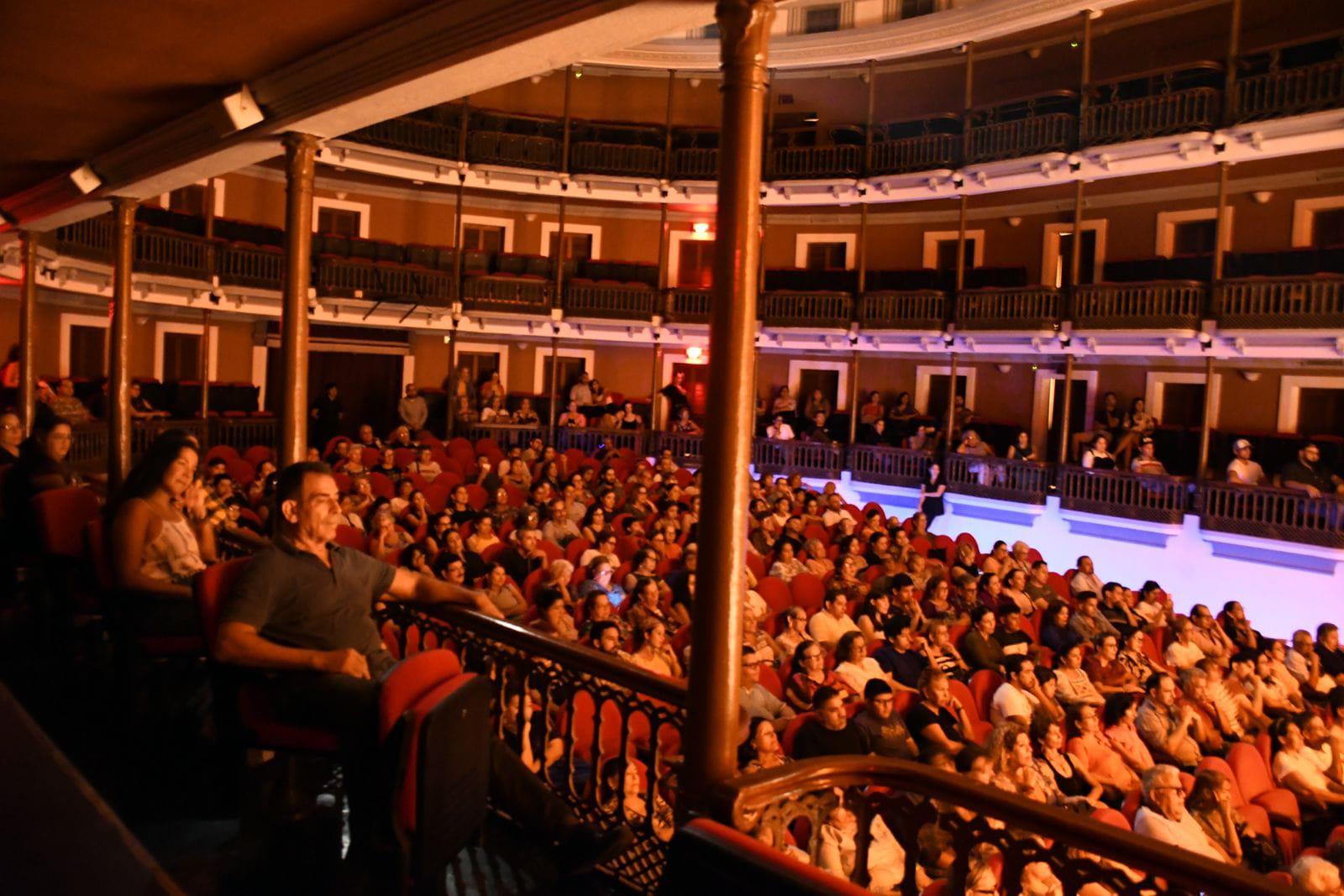 $!Una amplia asistencia tuvo la puesta que se llevó a cabo en el Teatro Ángela Peralta.