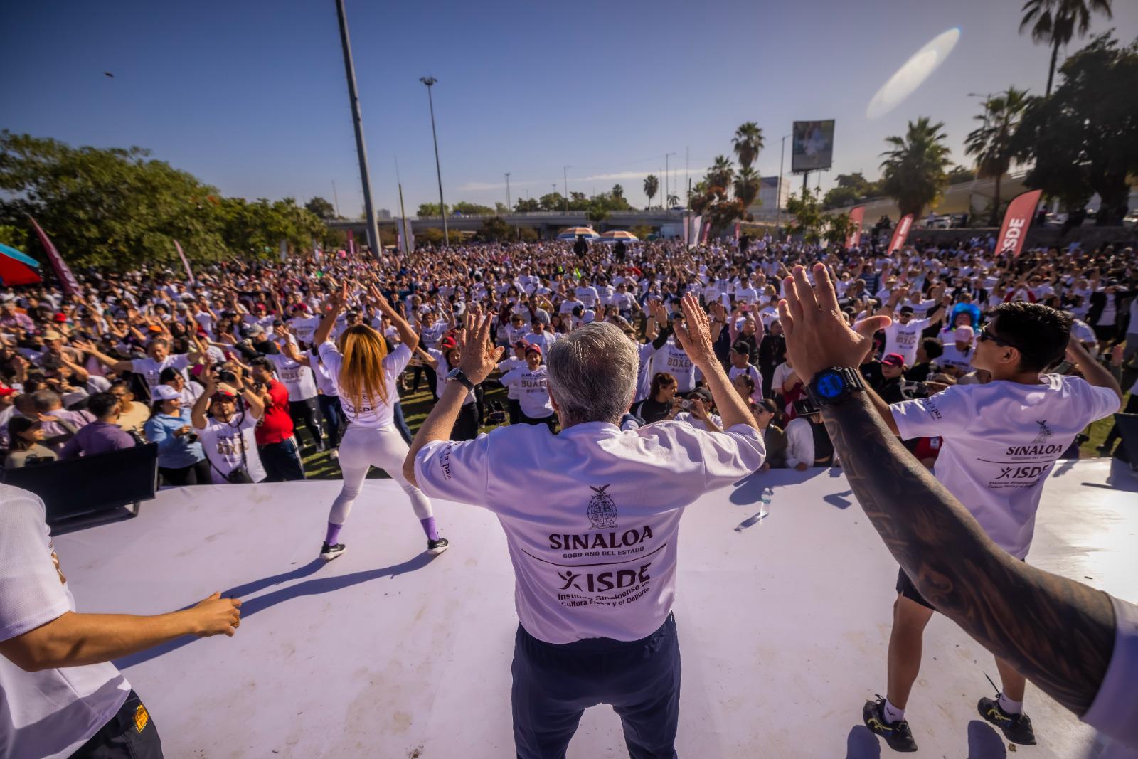 $!Culiacán vibra con masiva clase de boxeo por la paz