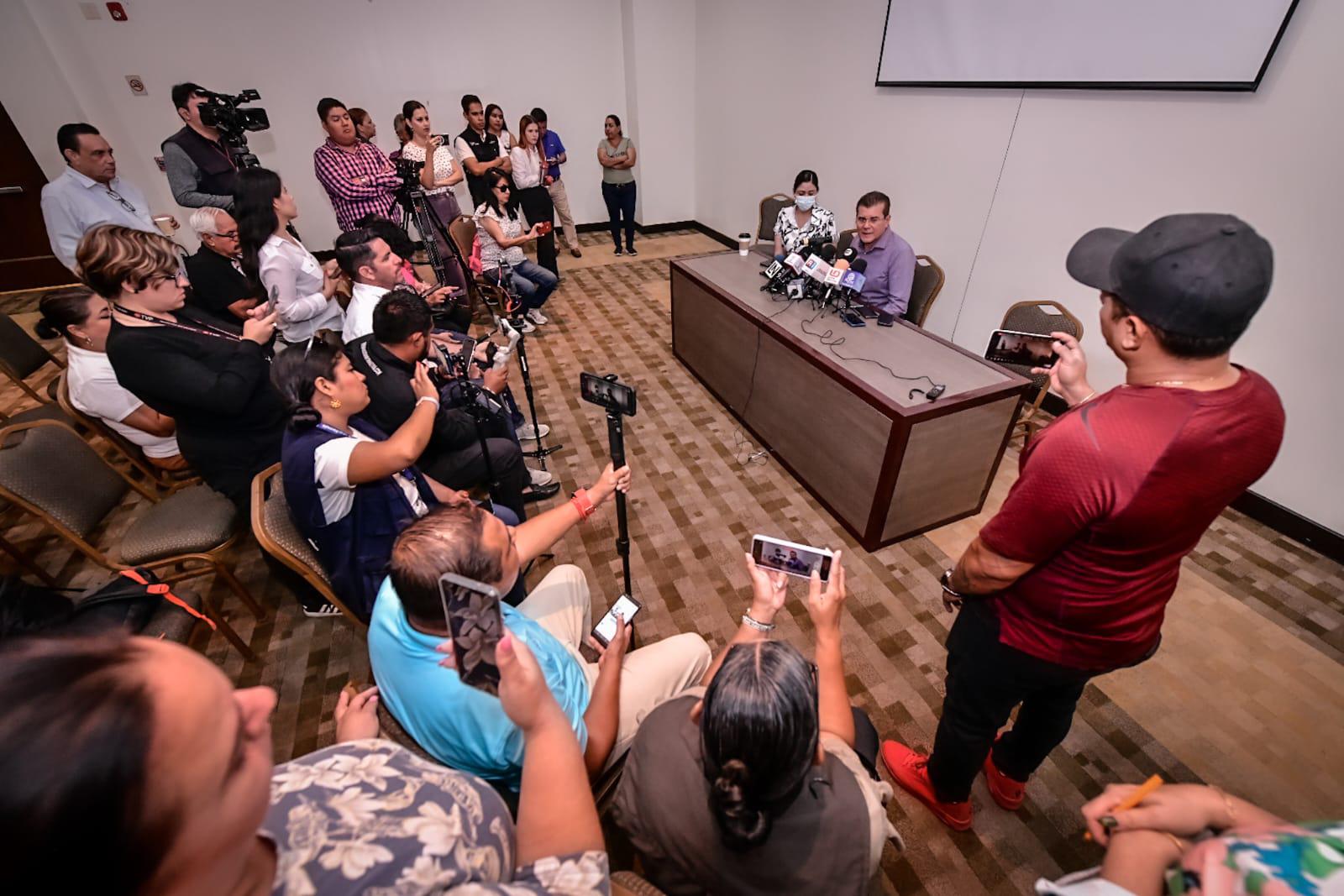 $!Tras protestas, Alcalde dice que garantiza servicios de salud a trabajadores