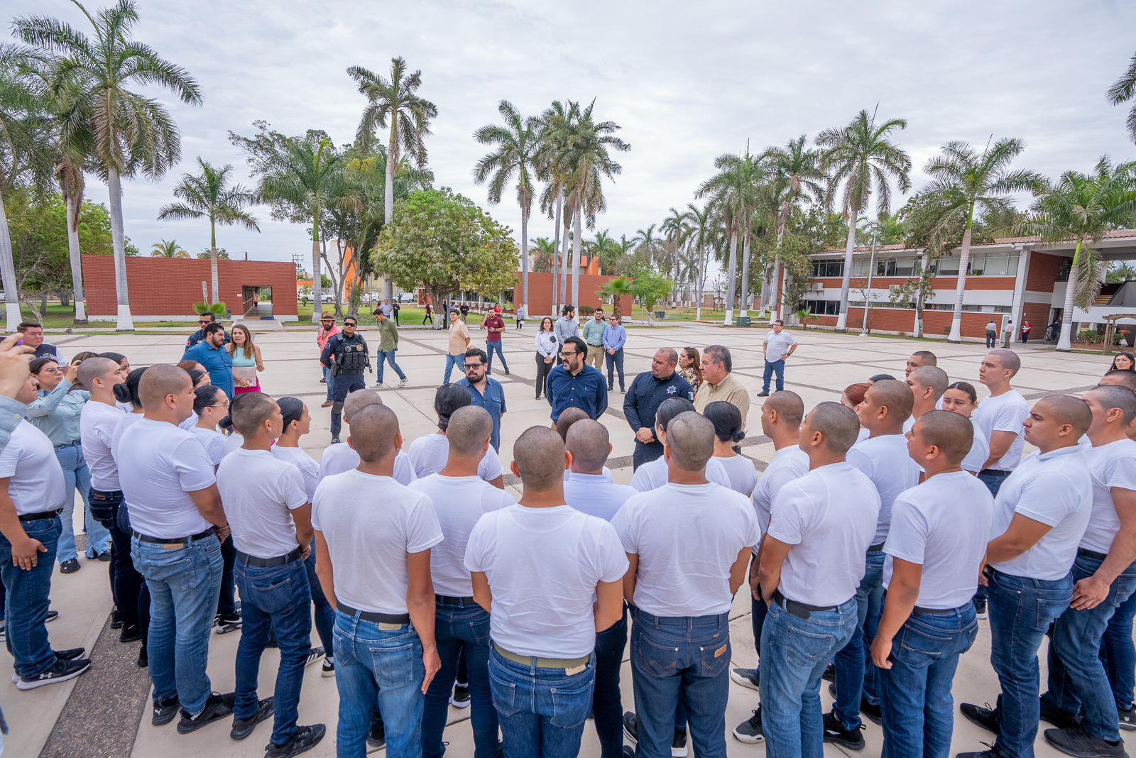 $!Alcalde de Culiacán da la bienvenida a nuevos cadetes en formación para ser policías