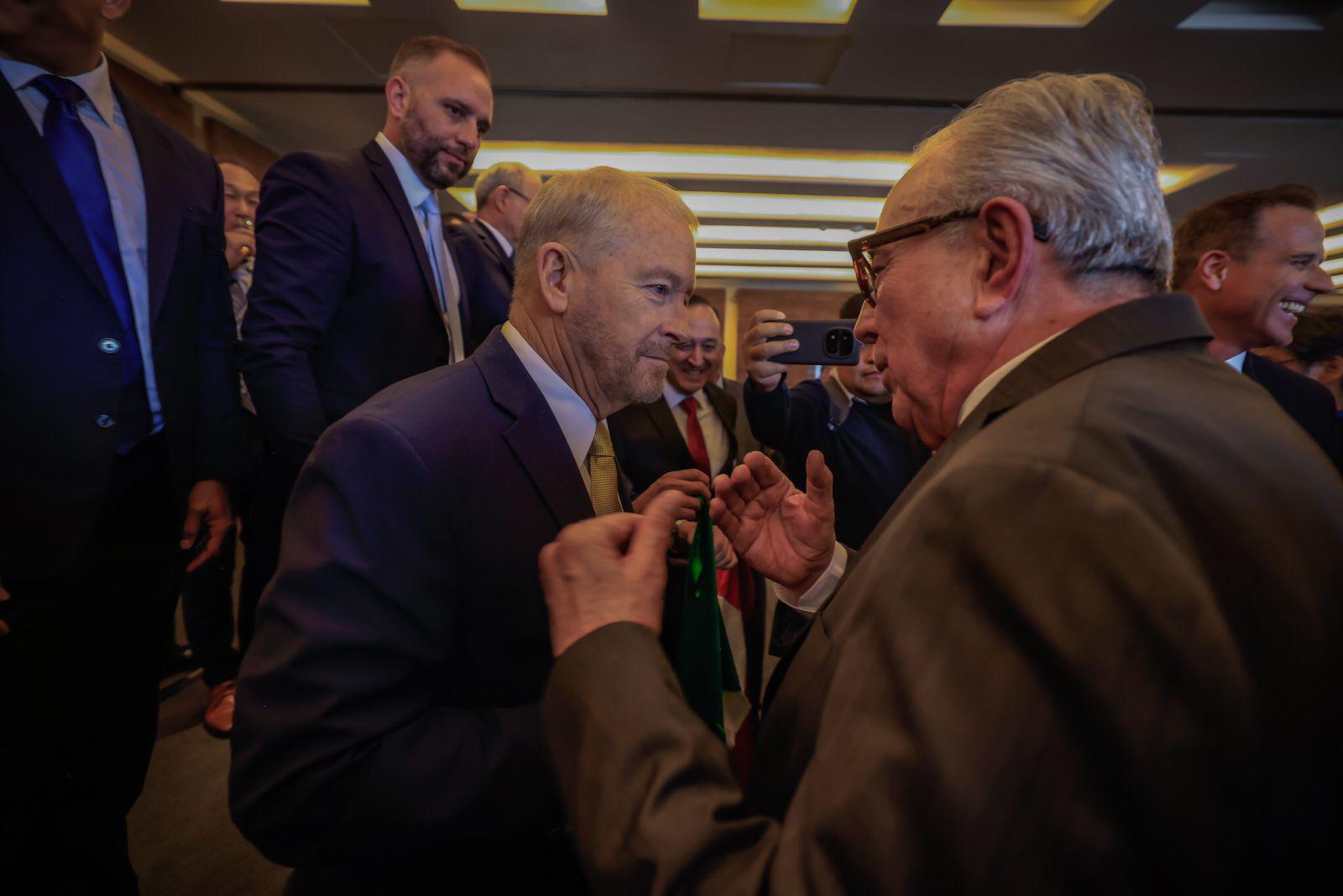 $!Rocha Moya atestigua firma de contratos para construir en Sinaloa la planta de metanol verde más grande del mundo