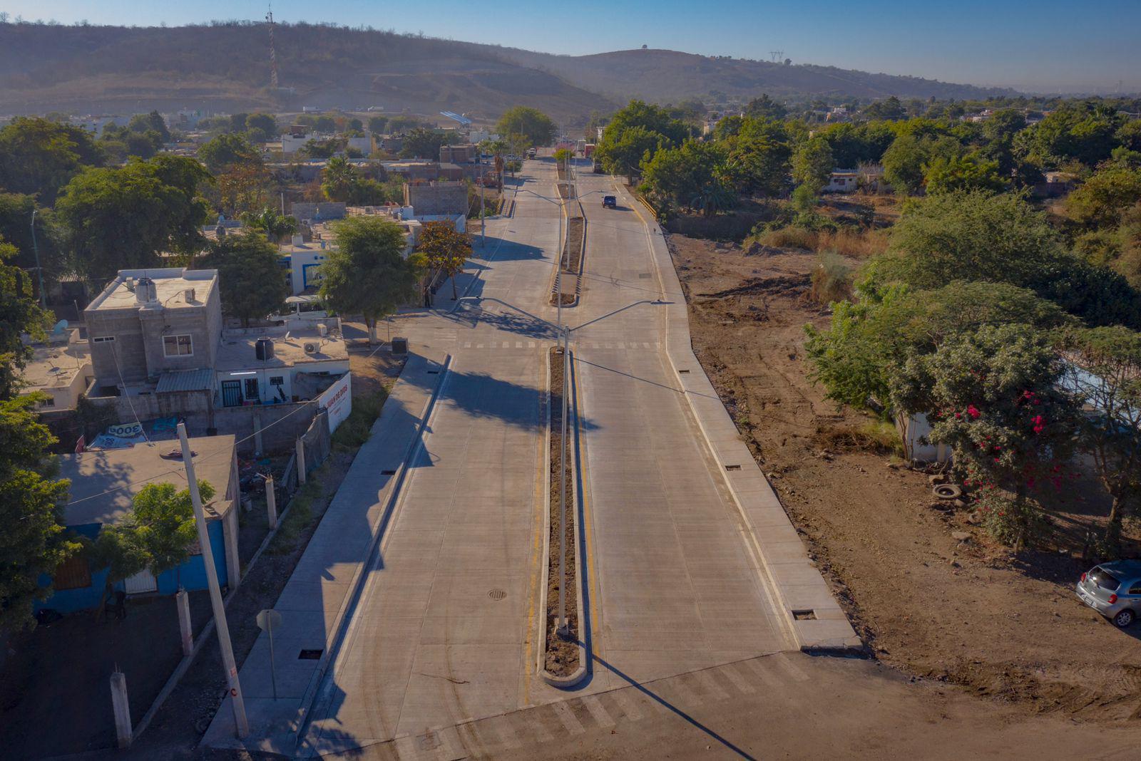 $!Entrega Gobierno de Culiacán calle pavimentada en la colonia Alameda
