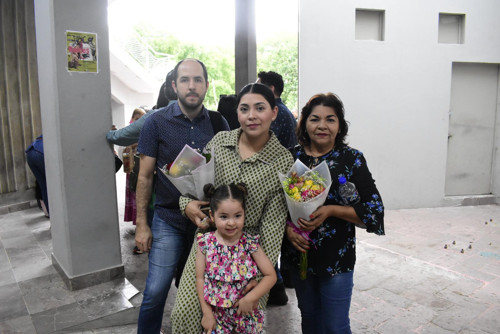 $!La familia Delgado Esquerra apoyando a sus artistas.