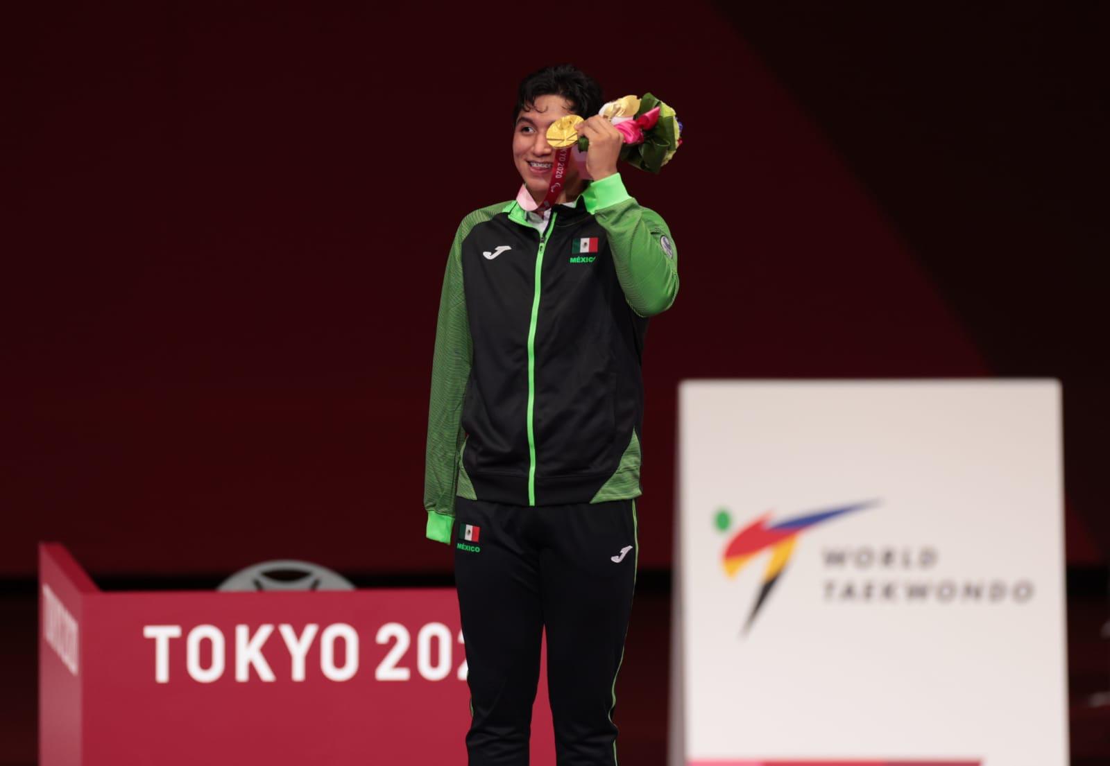 $!Sinaloense Juan Diego García es el abanderado de México en la Clausura de los Paralímpicos de Tokio