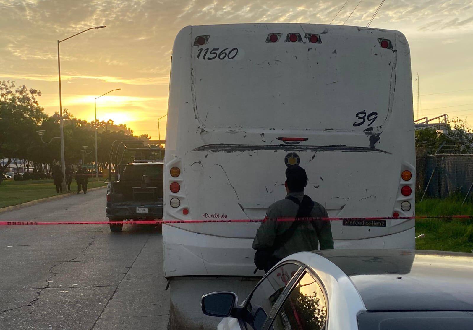 $!Atacan a balazos a adolescente tras ser bajado de camión urbano en Mazatlán