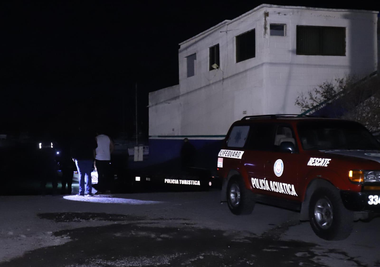 $!Hombre muere al caer entre las rocas en la zona del clavadista en Mazatlán