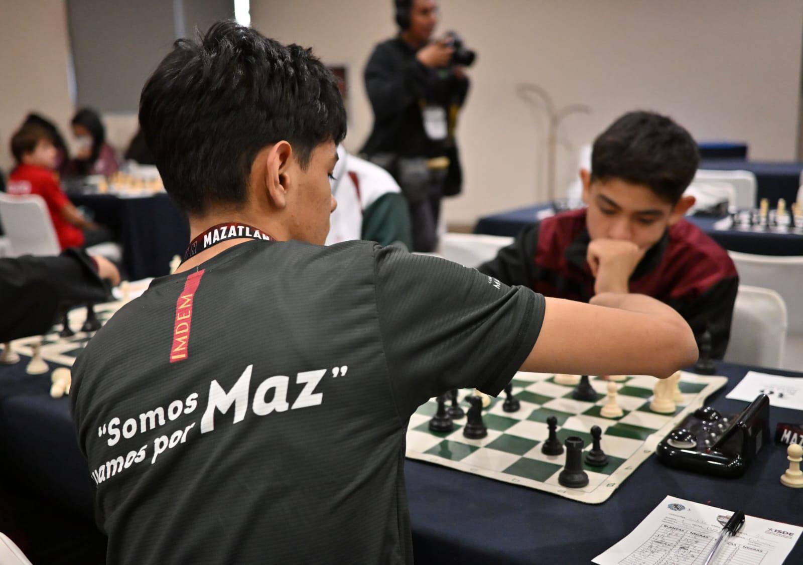 $!Arranca Selección Mazatlán con 12 victorias en estatal de ajedrez