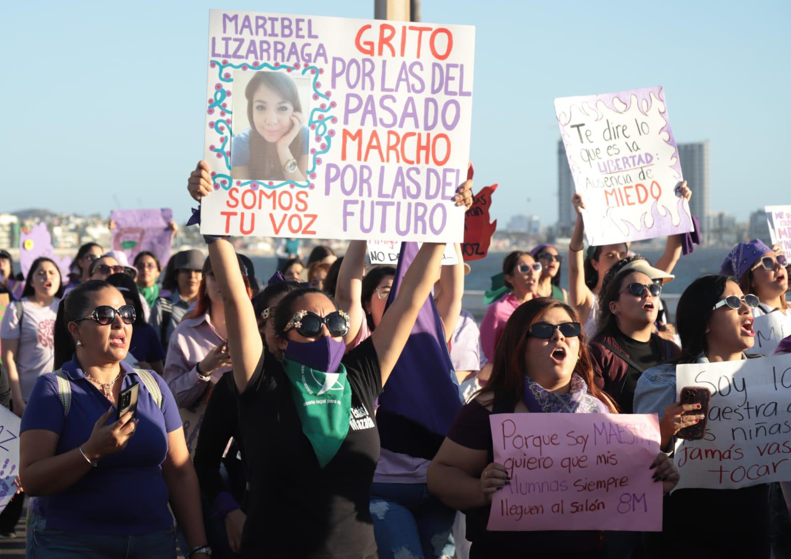 $!Resuenan consignas en Mazatlán durante la marcha del Día Internacional de la Mujer