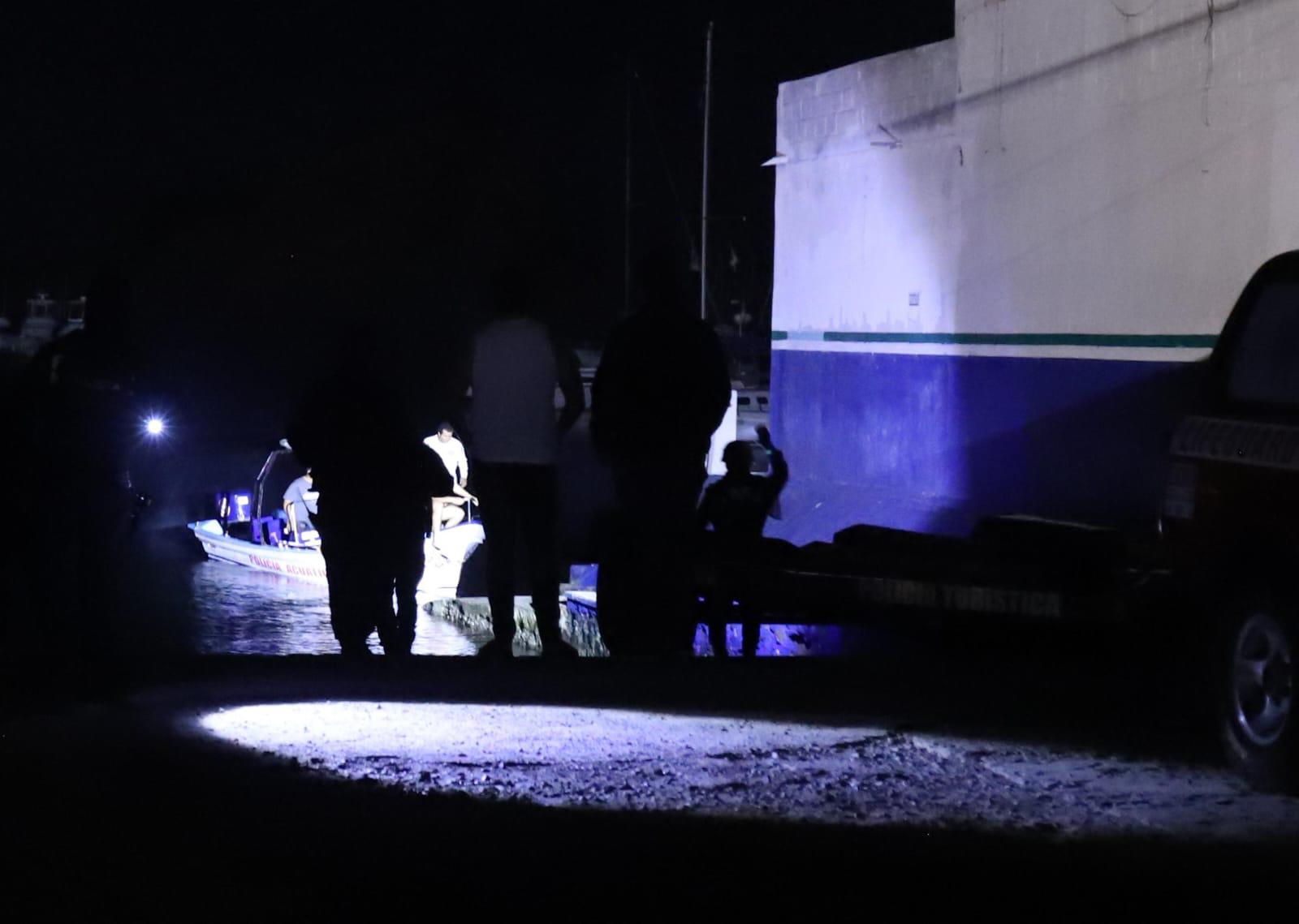 $!Hombre muere al caer entre las rocas en la zona del clavadista en Mazatlán