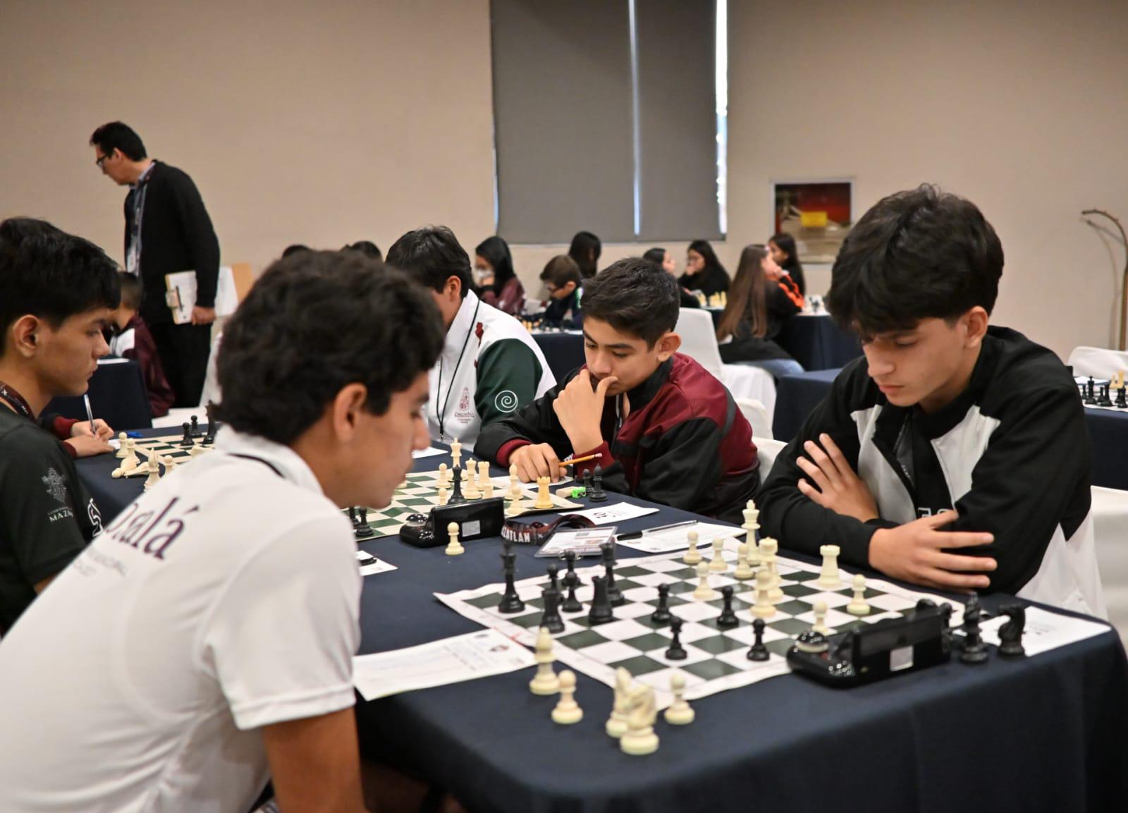 $!Arranca Selección Mazatlán con 12 victorias en estatal de ajedrez
