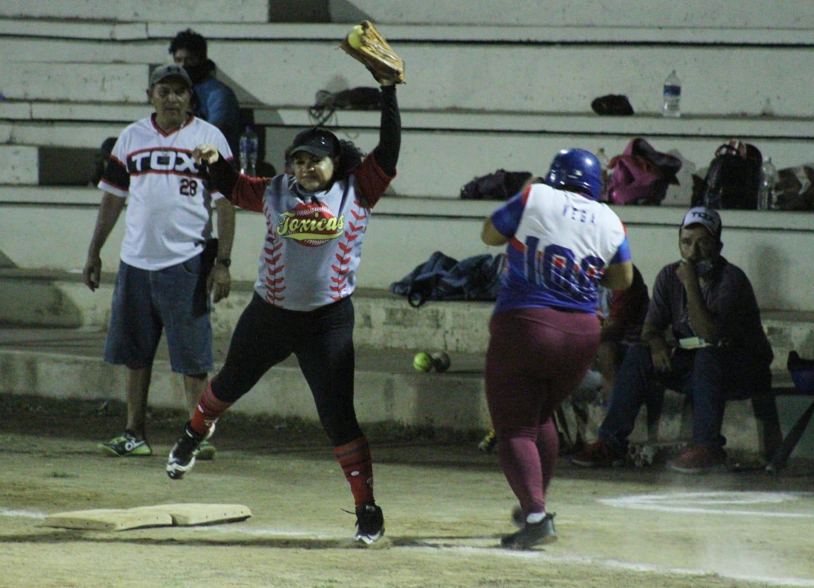 $!Bird no cede terreno en la Liga Municipal de Softbol Femenil
