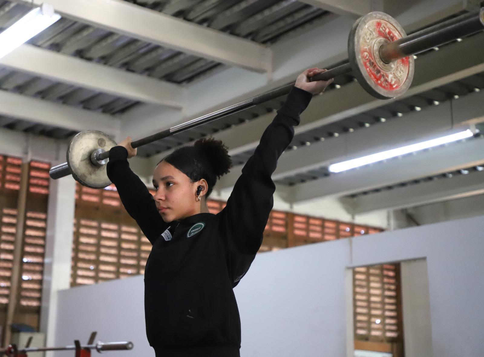 $!Camila Hernández y Karla Gómez, listas para su debut en una fase Estatal en Levantamiento de Pesas