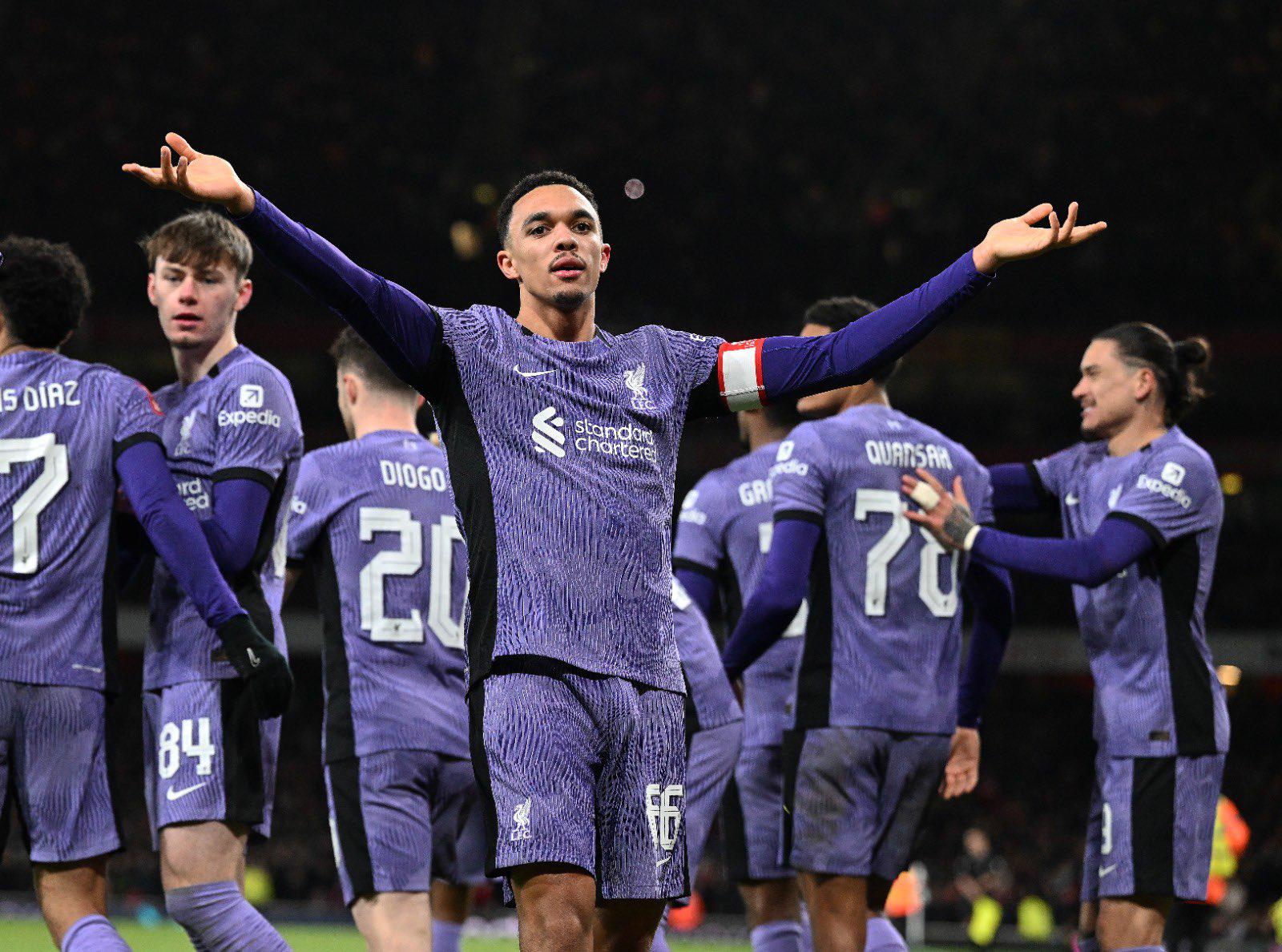 $!El Liverpool agranda el bache del Arsenal al eliminarlos