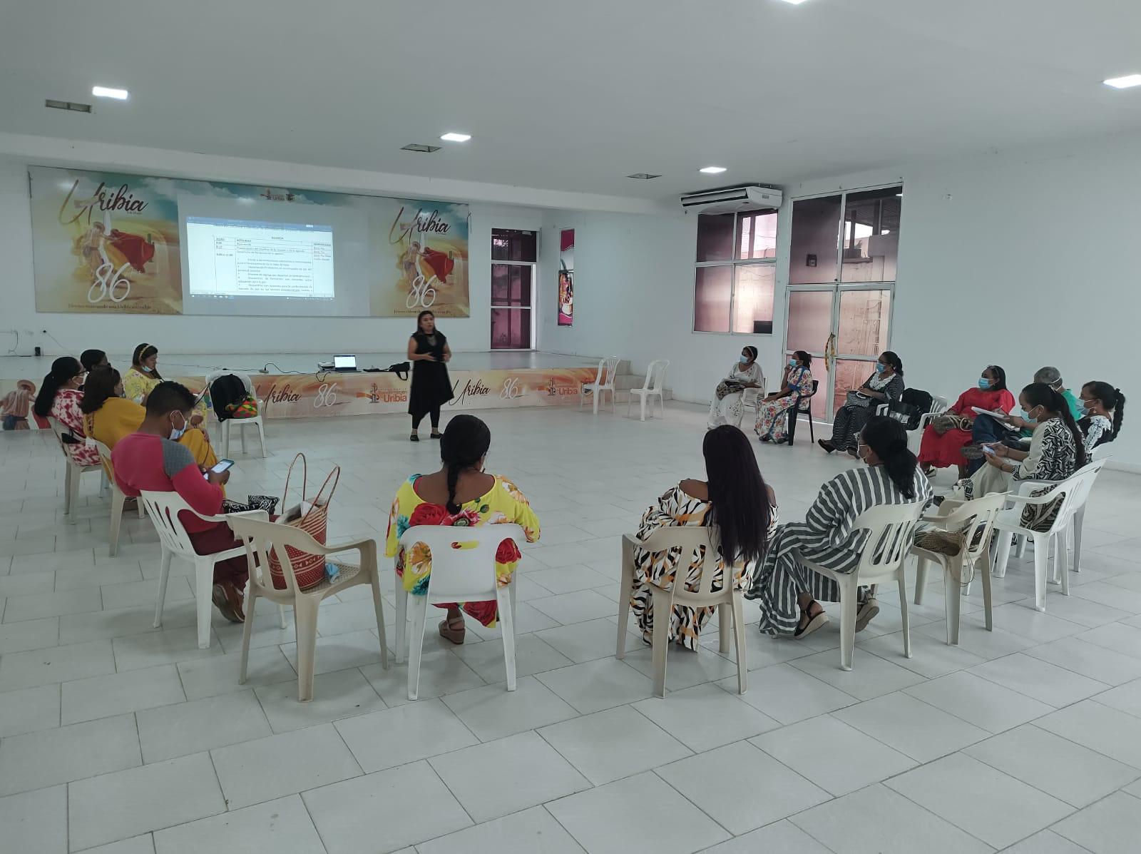 $!Mujeres Wayuú realizan talleres en toda la Guajira colombiana, como parte de su escuela itinerante.