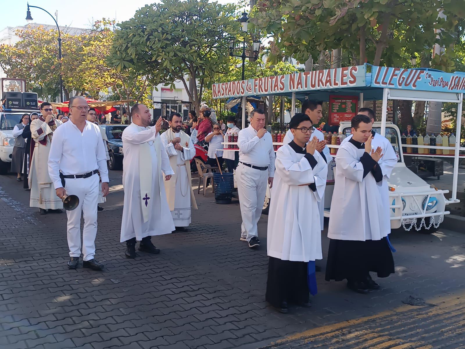 $!Convoca Obispo de Mazatlán a fieles a participar este lunes en la Procesión por la Paz