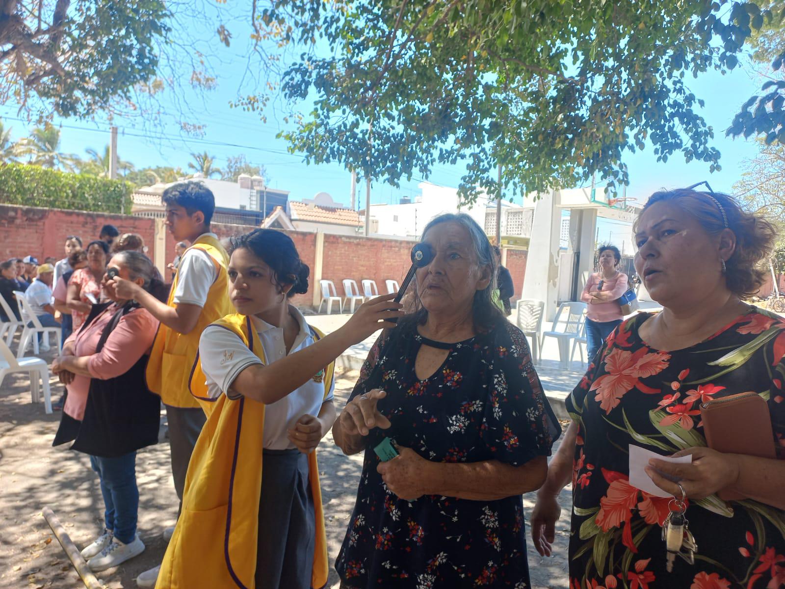 $!Clubes de Leones de Kentucky y Detroit donan lentes y cirugías en Mazatlán