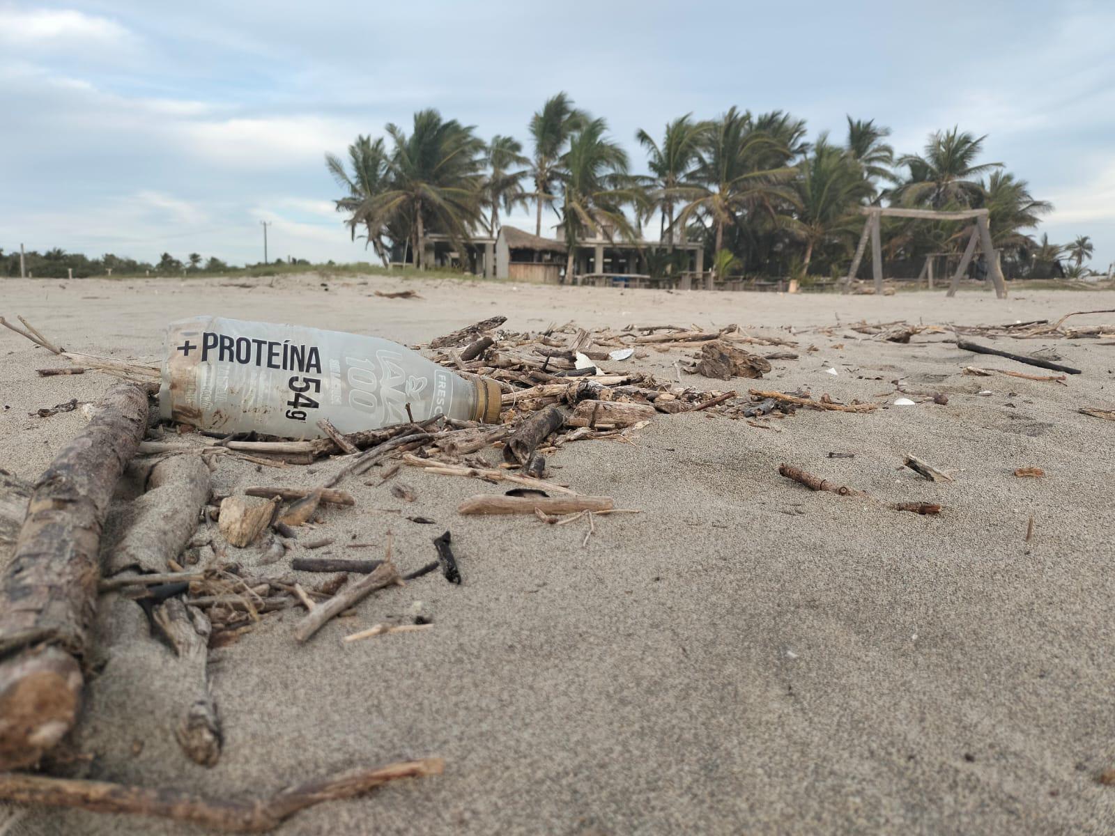 $!Oleaje en playas de Rosario deja basura y erosión