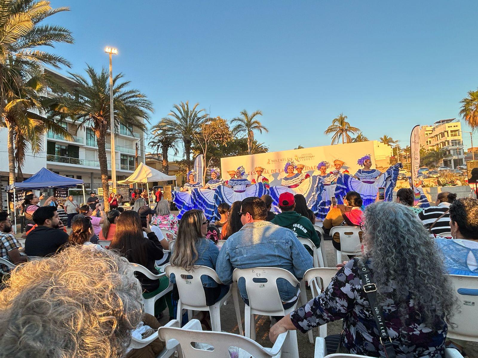 $!Realizan festival en pro de la visibilidad trans en Mazatlán