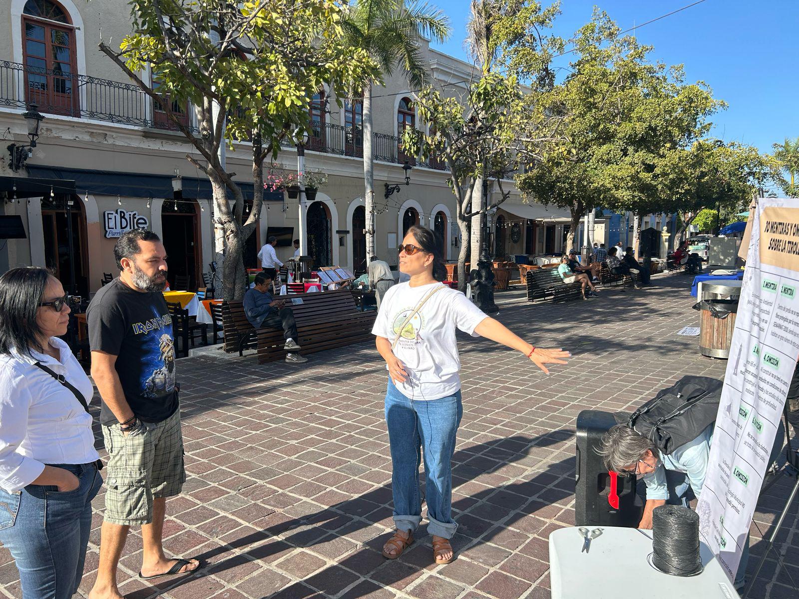 $!Buscan frenar tirolesa y proteger Cerro del Crestón con recolección de firmas, en Mazatlán