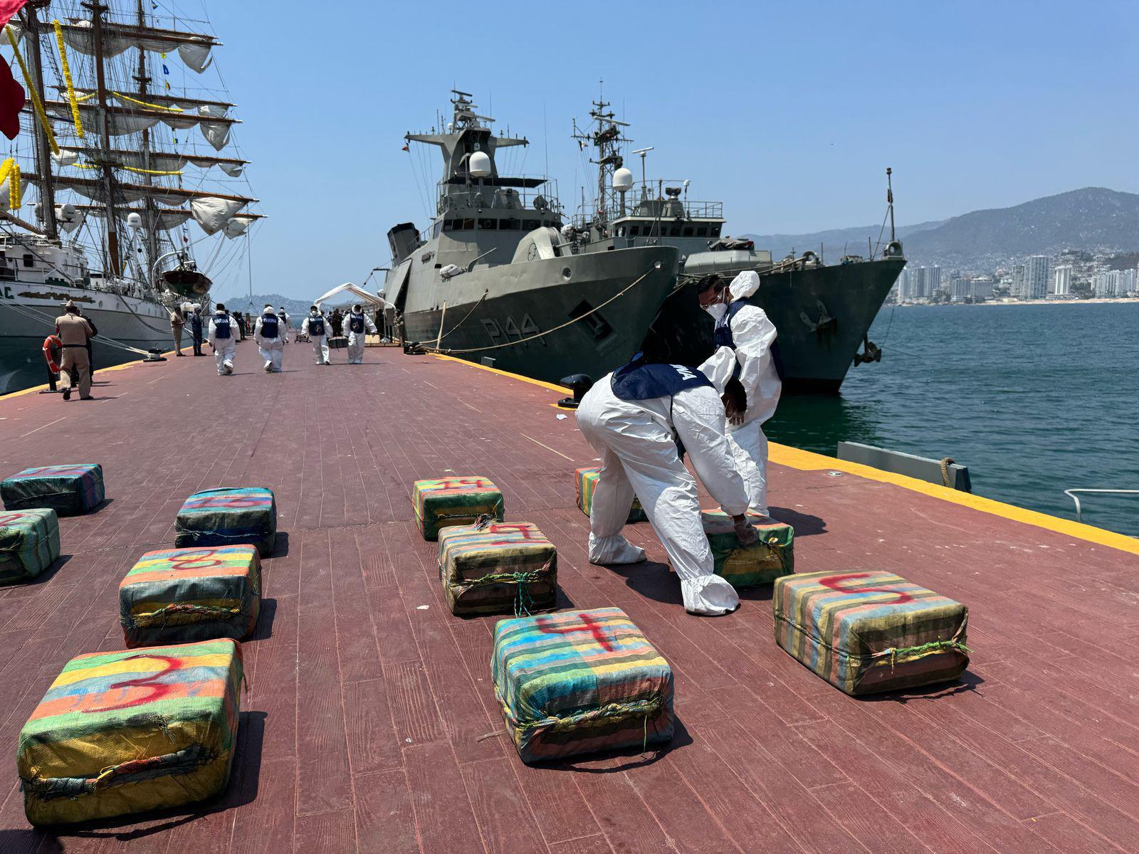 $!Aseguran en costas de Guerrero cerca de 1,800 kilos de cocaína