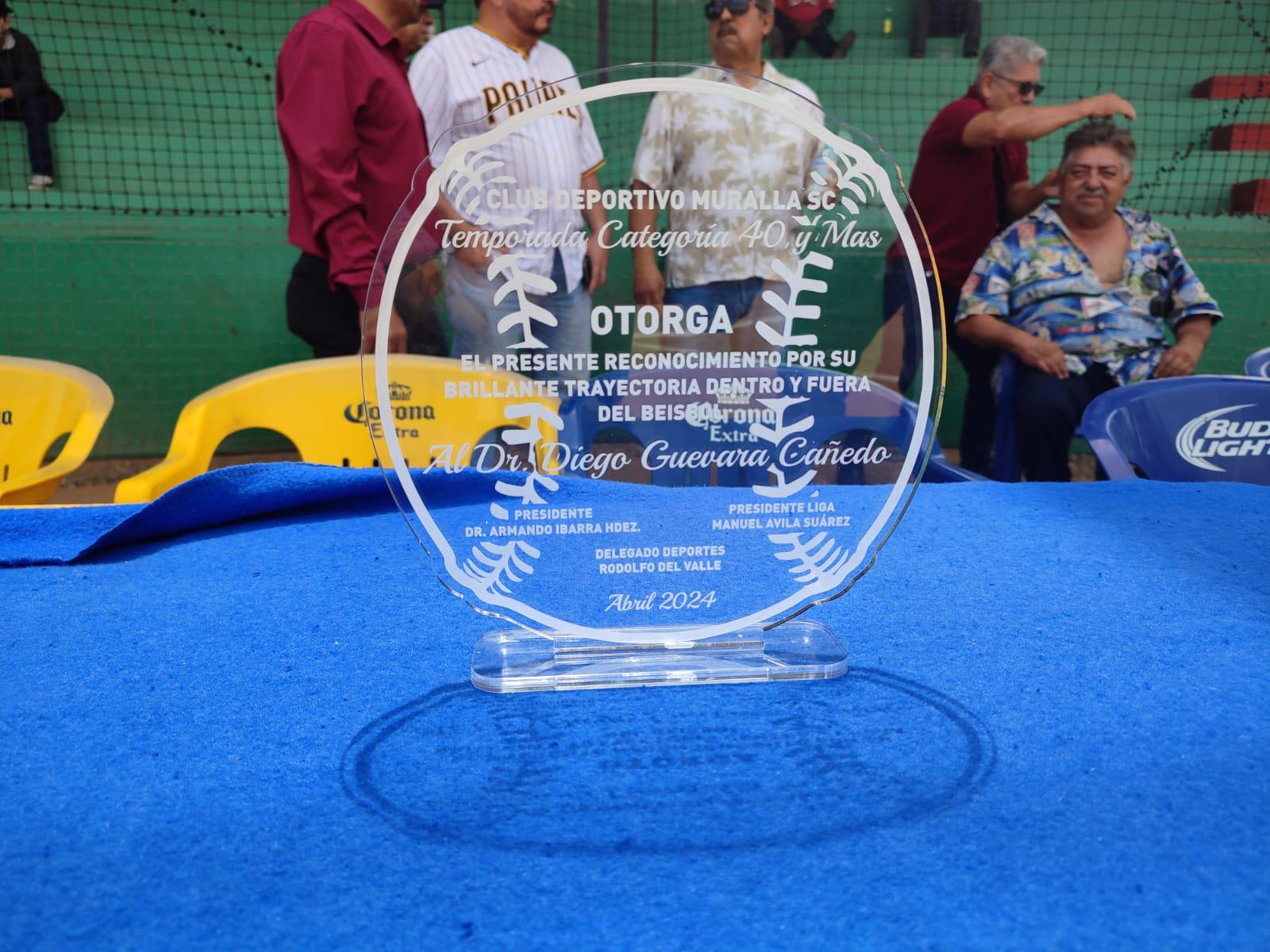 $!Dan banderazo en la Liga de Beisbol 40 y Más en el Club Deportivo Muralla