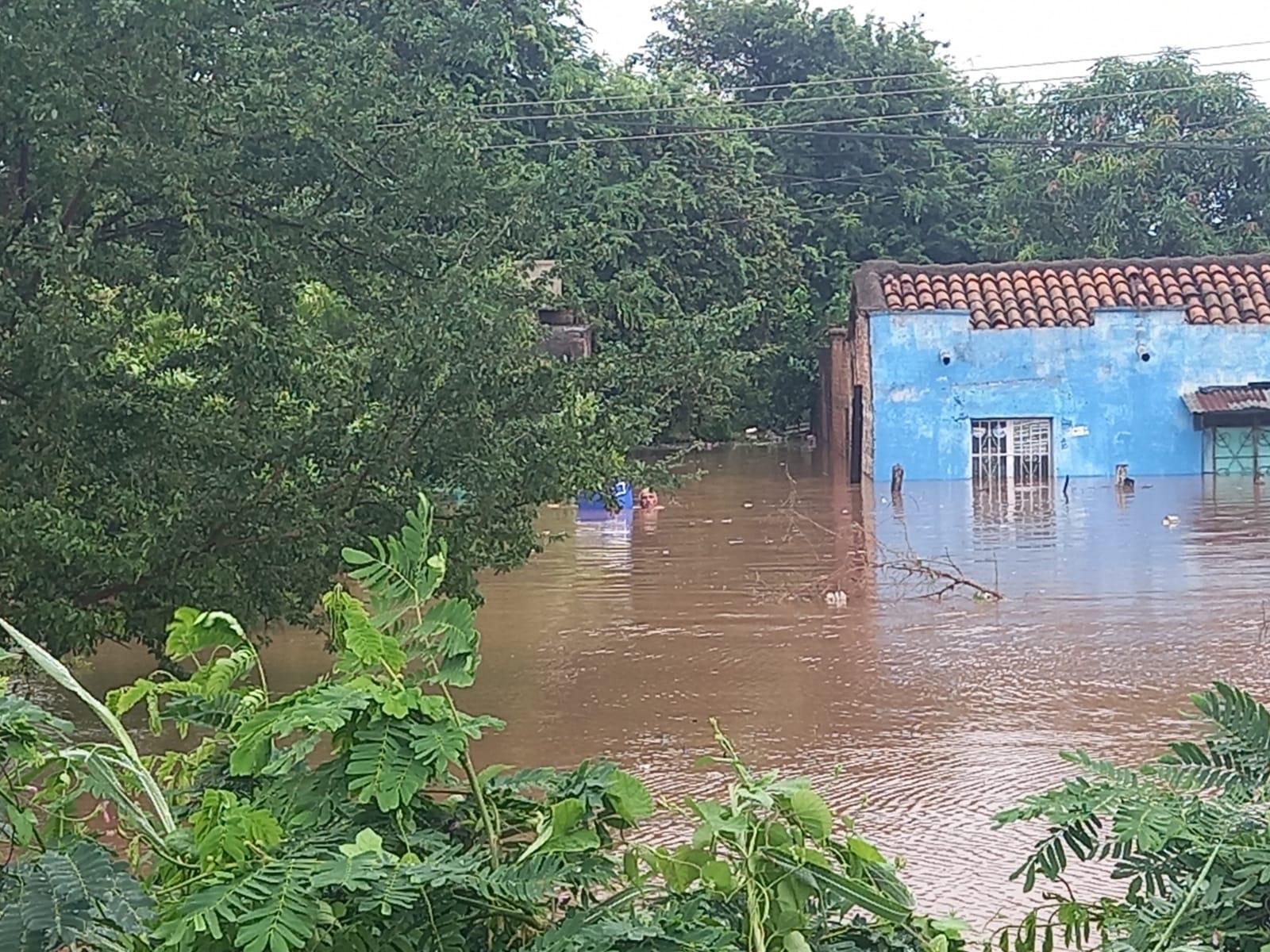 $!Lluvias ocasionadas por el huracán Pamela dejan comunidades de Escuinapa bajo el agua