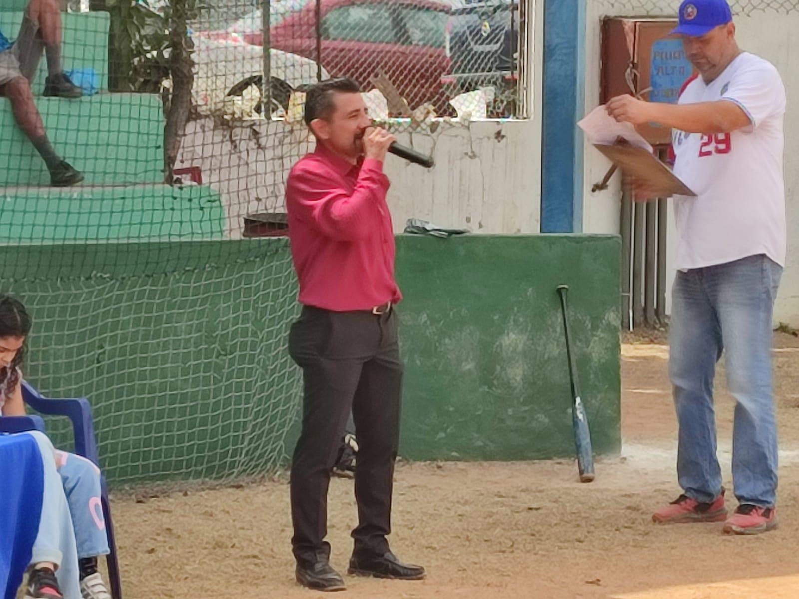 $!Dan banderazo en la Liga de Beisbol 40 y Más en el Club Deportivo Muralla