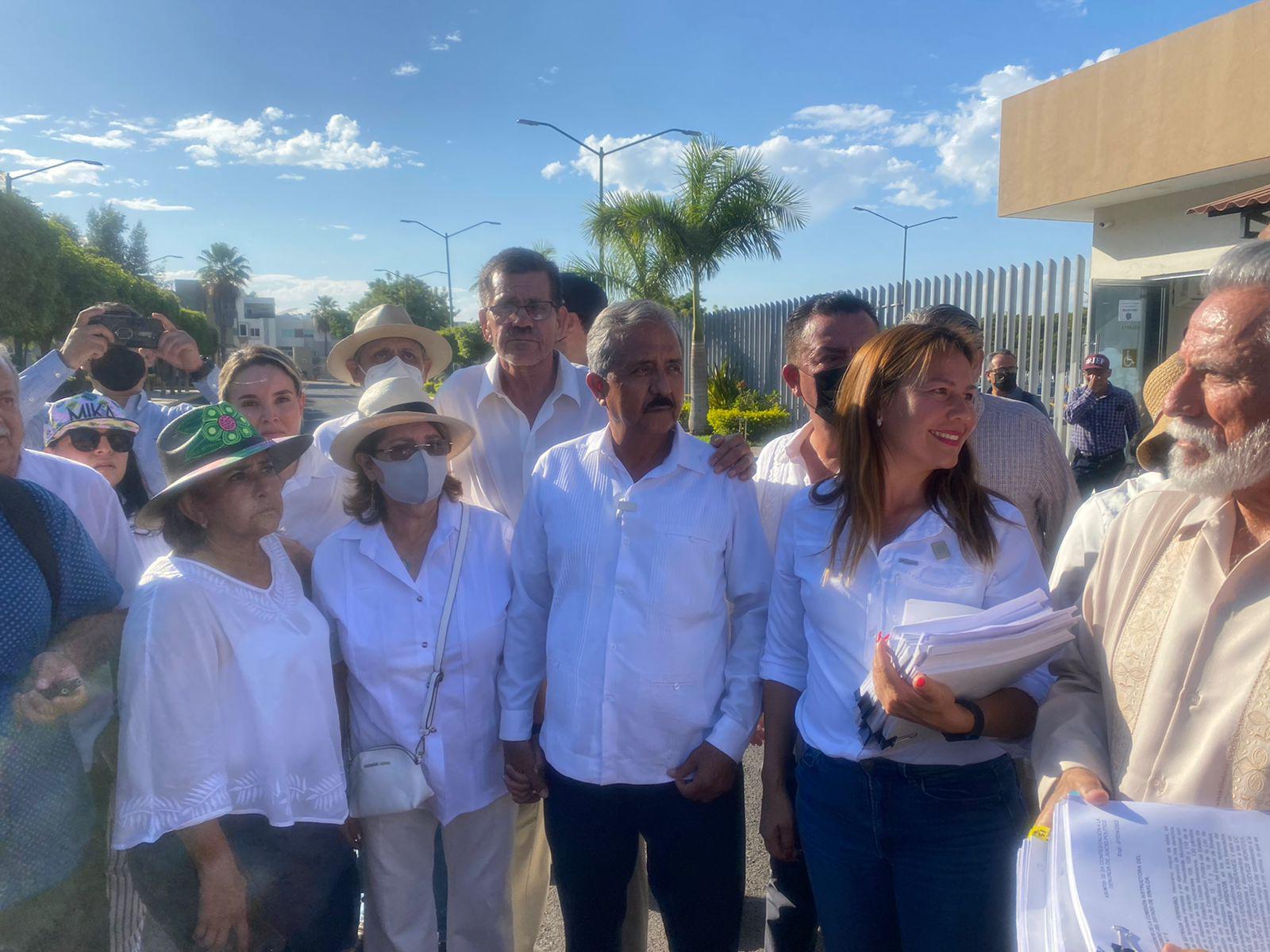 $!El Químico, Vargas Landeros, Cuén Ojeda y Jaime Montes serán los que siguen por no ser afines al Gobernador, dice Estrada Ferreiro