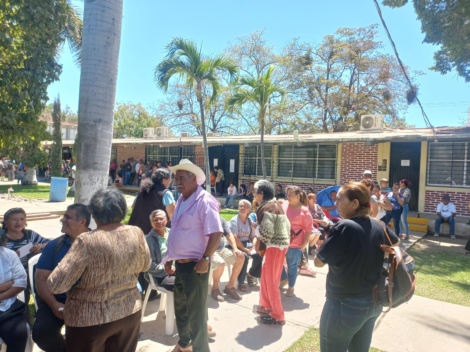 $!Clubes de Leones de Kentucky y Detroit donan lentes y cirugías en Mazatlán