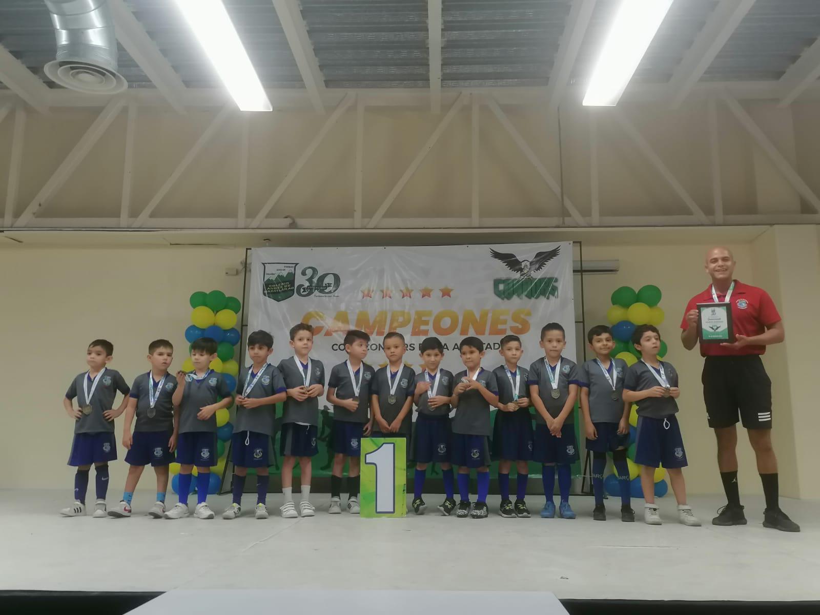 $!Remington es campeón de Preparatoria varonil, en Copa Condors