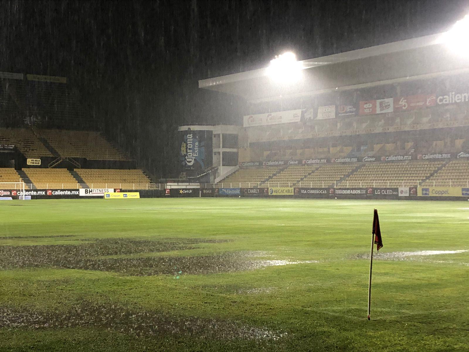 $!El partido fue suspendido a los 2 minutos de acción.