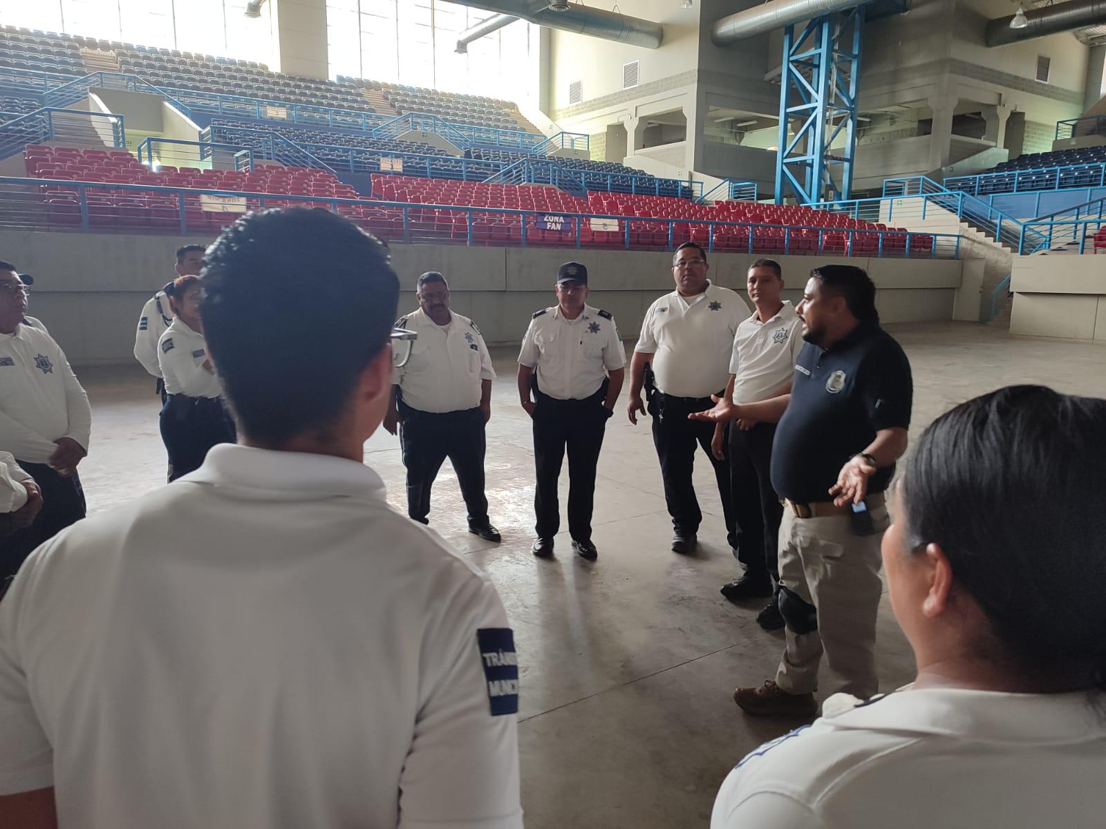 $!Policías de Mazatlán se especializan en Derechos Humanos y Uso Racional y Progresivo de la Fuerza
