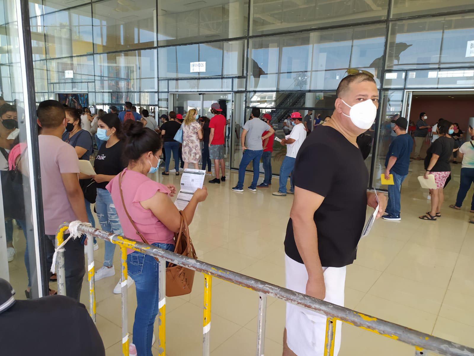 $!Buena respuesta de la población para recibir la vacuna contra el Covid en Mazatlán