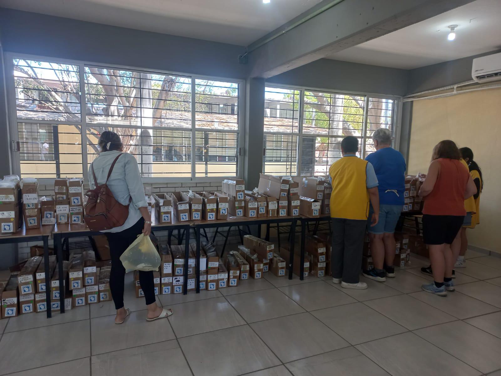 $!Clubes de Leones de Kentucky y Detroit donan lentes y cirugías en Mazatlán