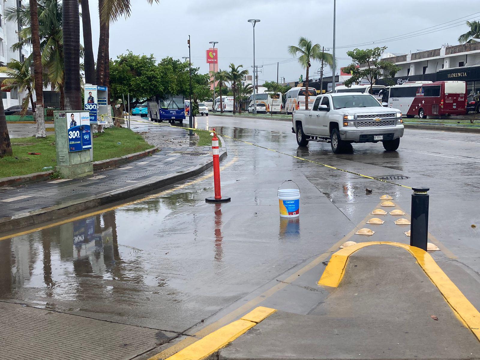 $!Cierran vialidades en Mazatlán debido a las lluvias