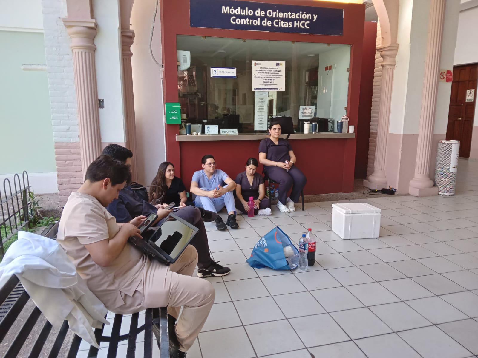 $!Residentes del Hospital Civil de Culiacán tienen 4 días en paro de labores