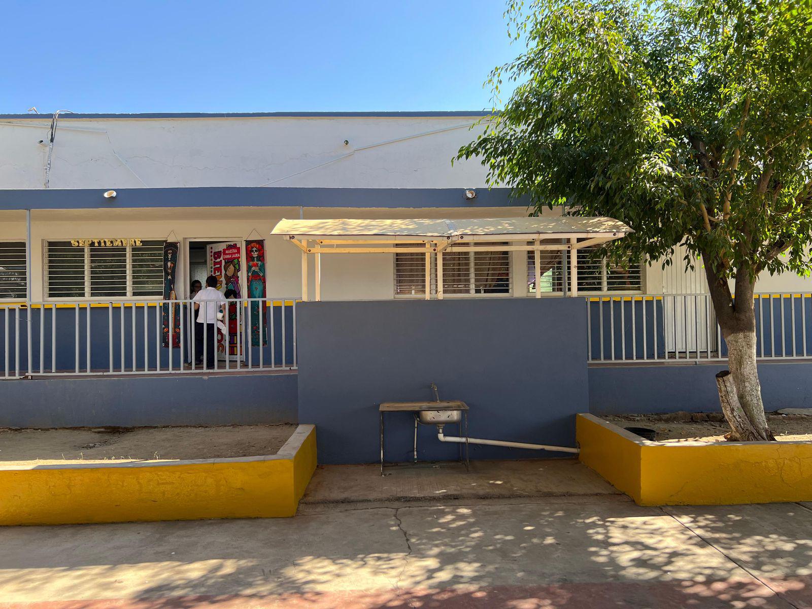$!Juez ordena a autoridades estatales y federales atender malas condiciones en primaria de Culiacán