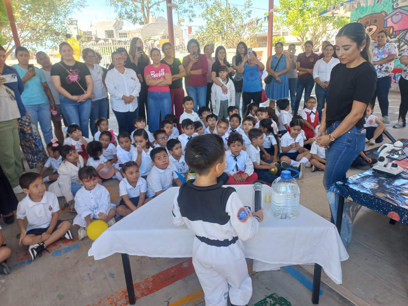 $!Niñas y niños de Mazatlán tienen su acercamiento con la ciencia