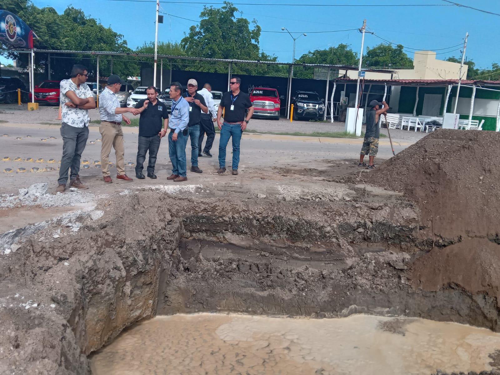 $!Cierran de norte a sur puente de Prados del Sol por reparación de socavón