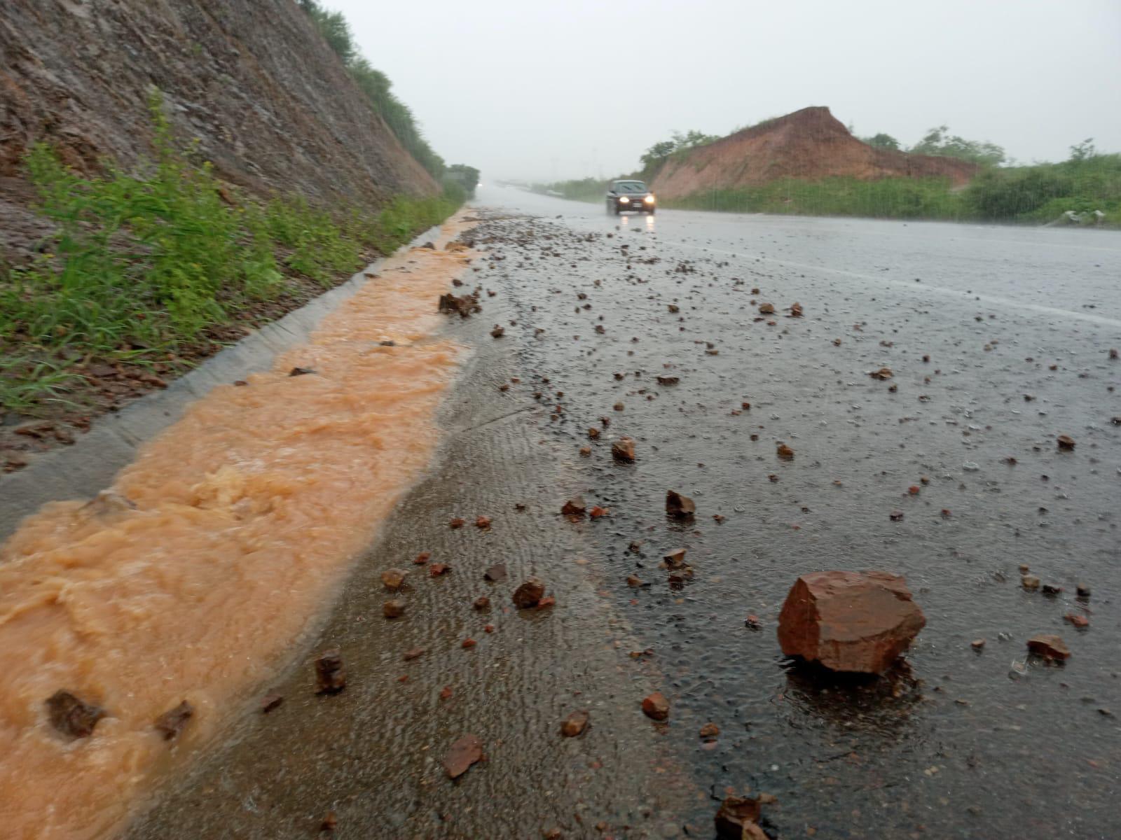 $!Se inunda Mazatlán por Huracán Nora; evacuan familias en Pradera Dorada 6