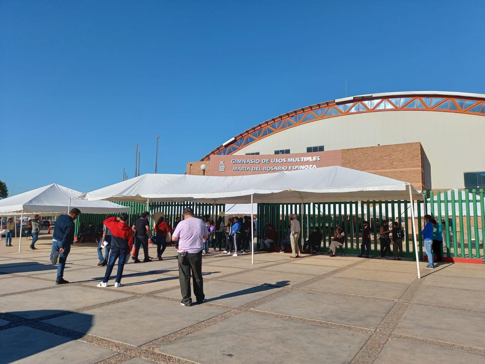 $!Se reactiva vacunación contra el Covid-19 en Culiacán sin largas filas en los centros