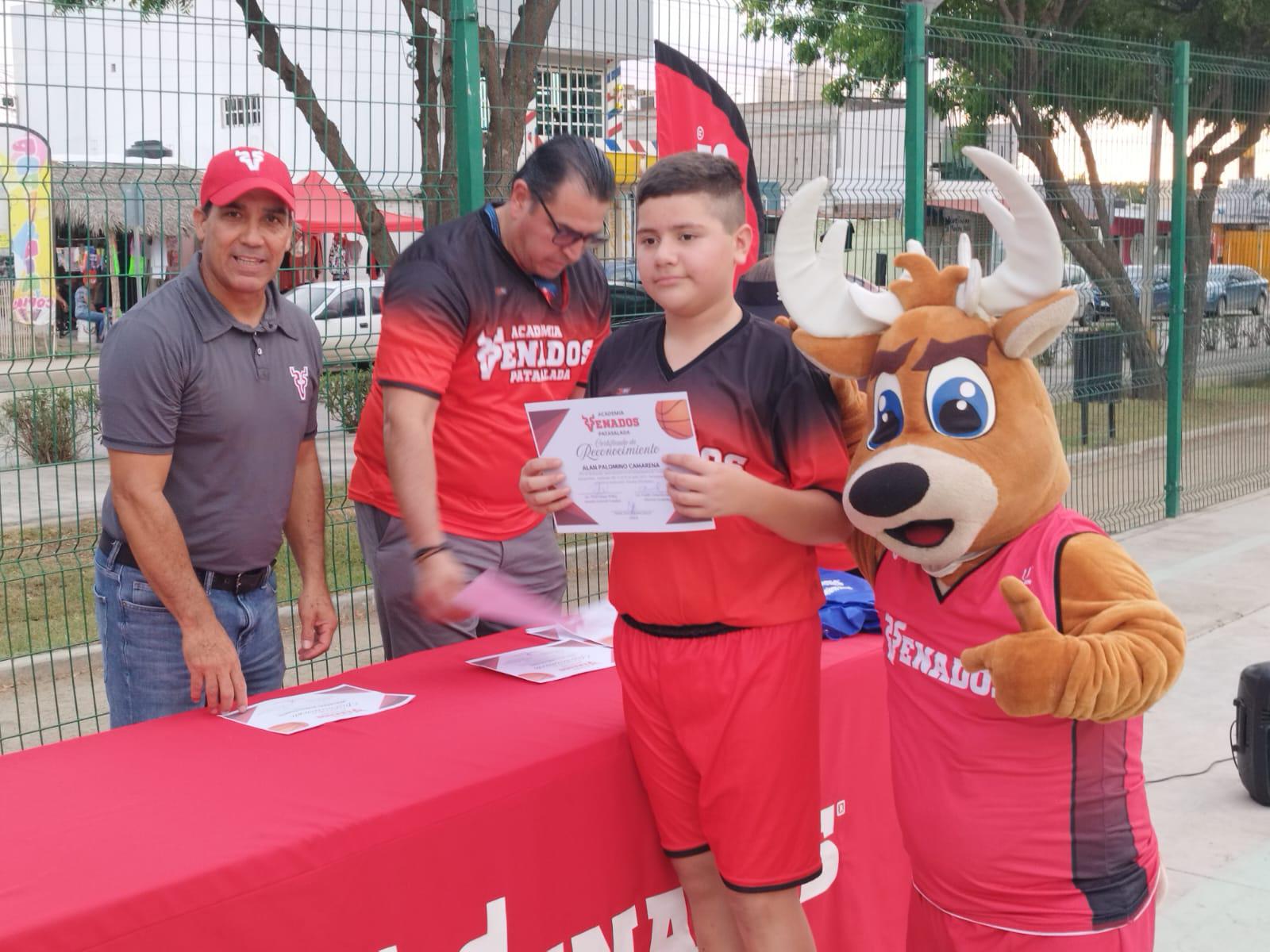 $!Culmina con éxito Campamento de Baloncesto de Venados de Mazatlán