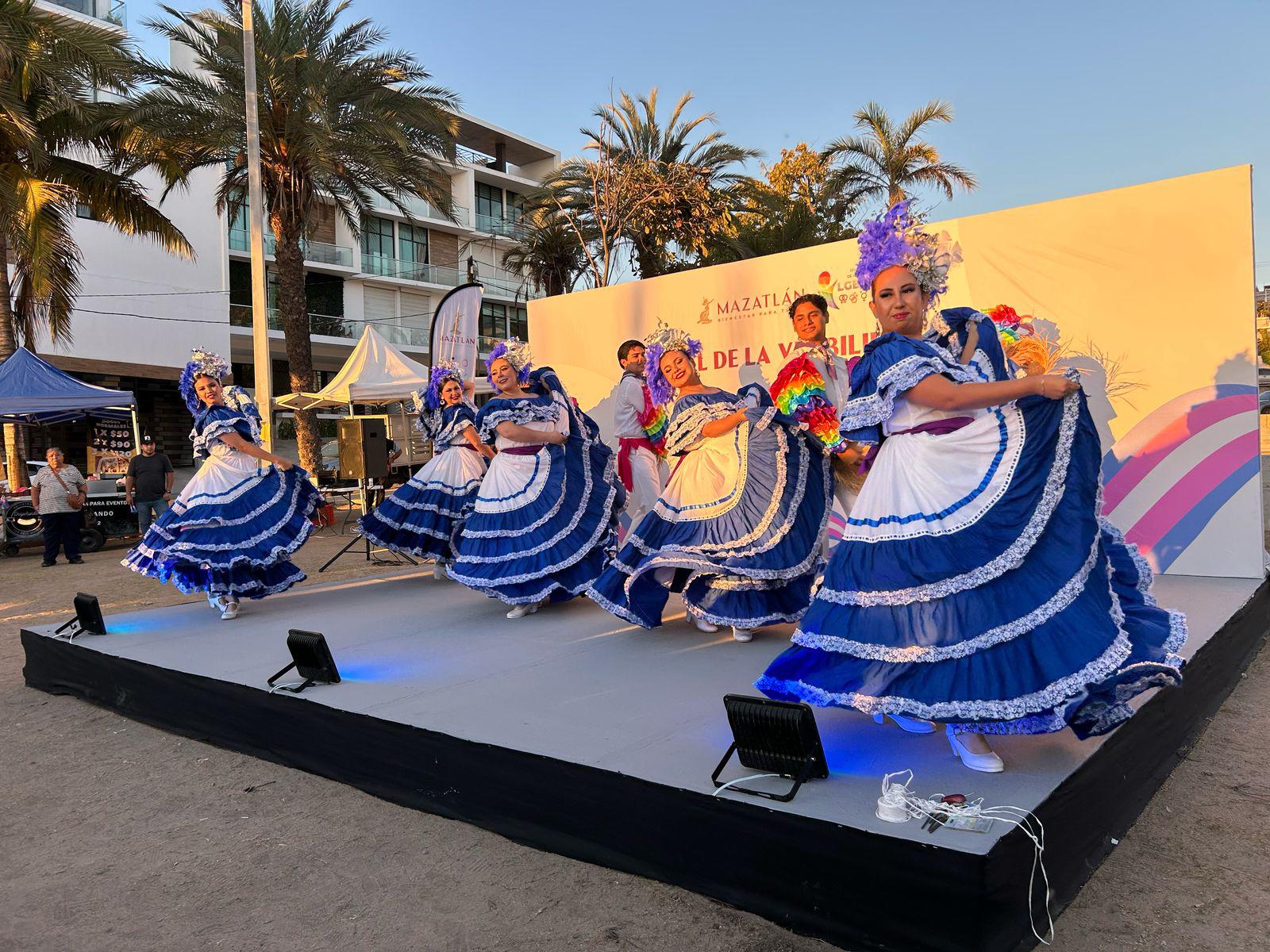 $!Realizan festival en pro de la visibilidad trans en Mazatlán