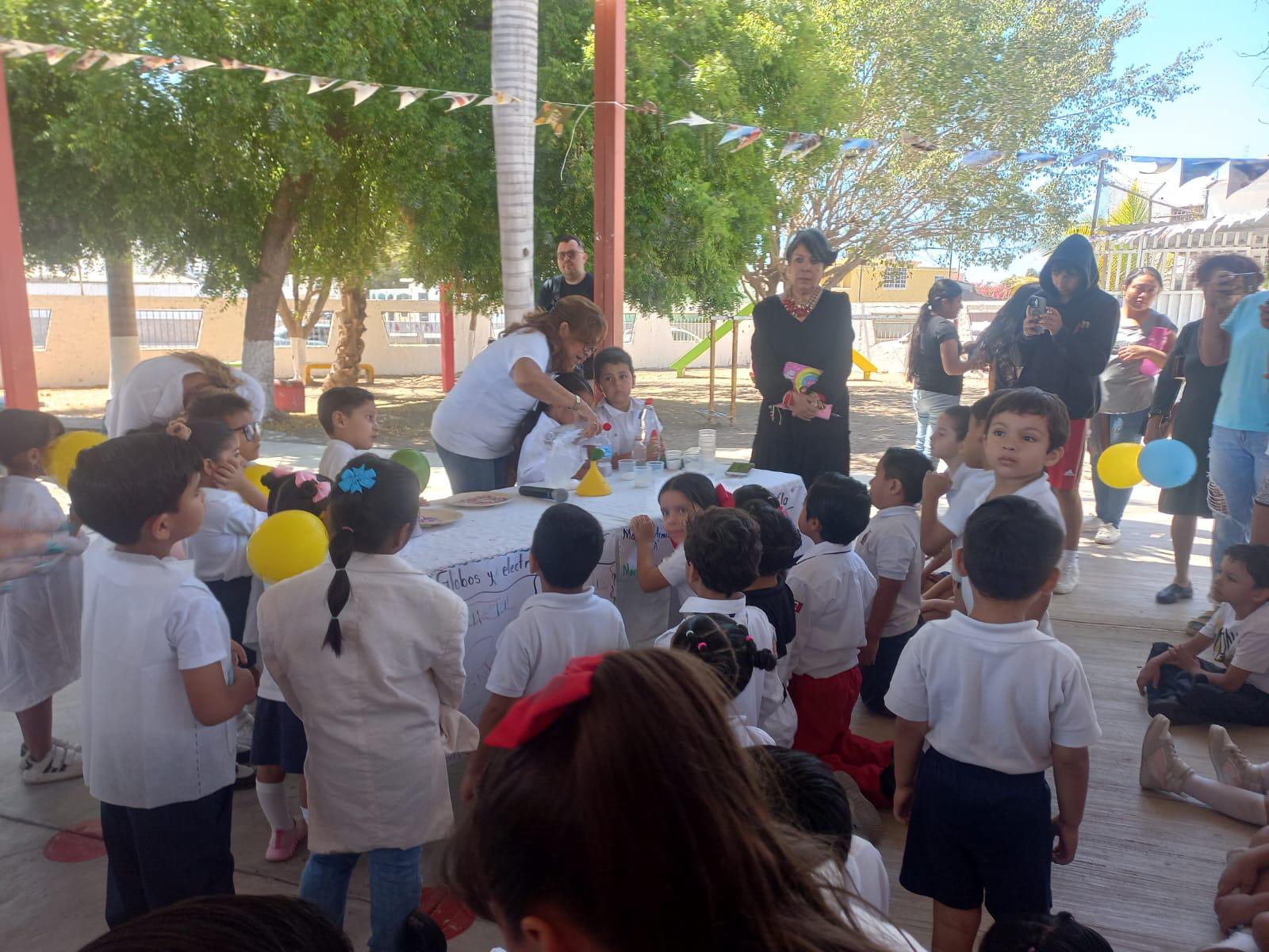 $!Niñas y niños de Mazatlán tienen su acercamiento con la ciencia