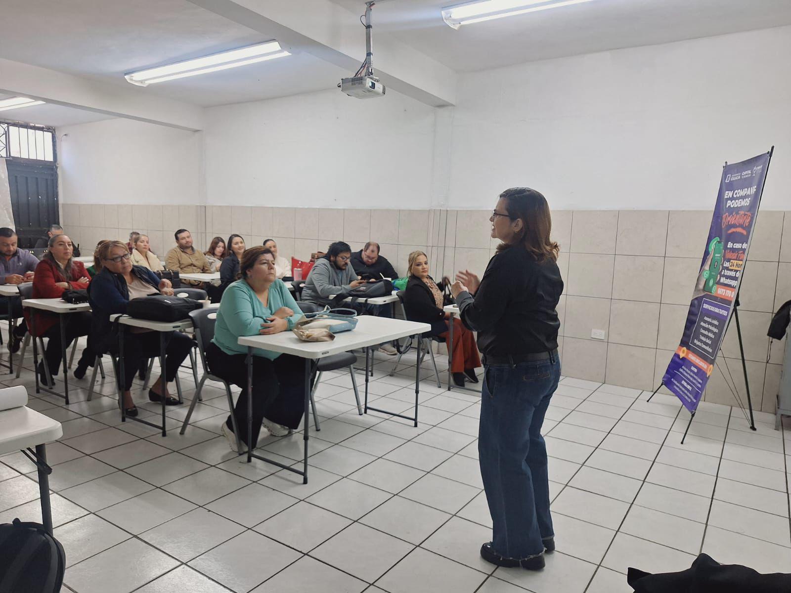 $!Lleva Compavif talleres a estudiantes de Culiacán sobre prevención y efectos de la violencia familiar