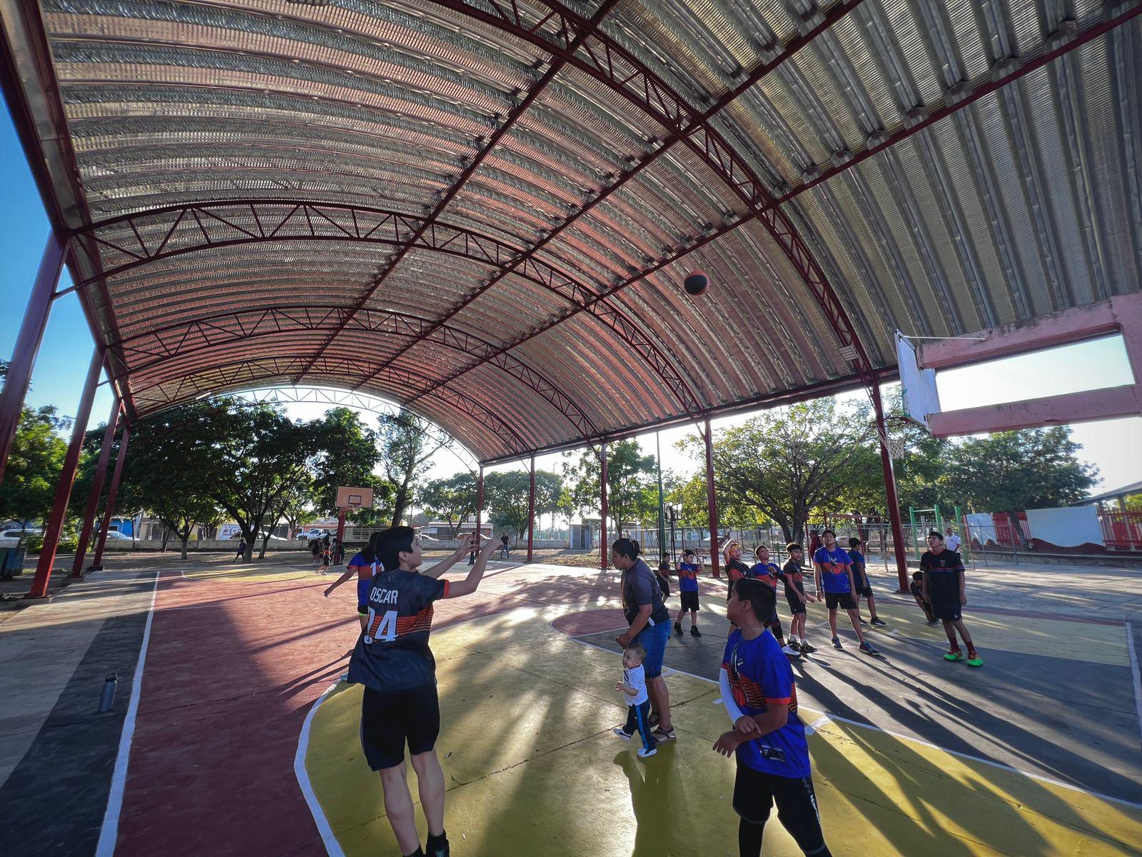 $!Entregan techumbre en cancha del Polideportivo Horacio Llamas, en El Rosario