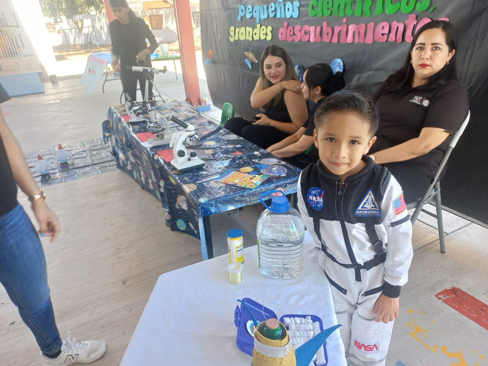 $!Niñas y niños de Mazatlán tienen su acercamiento con la ciencia